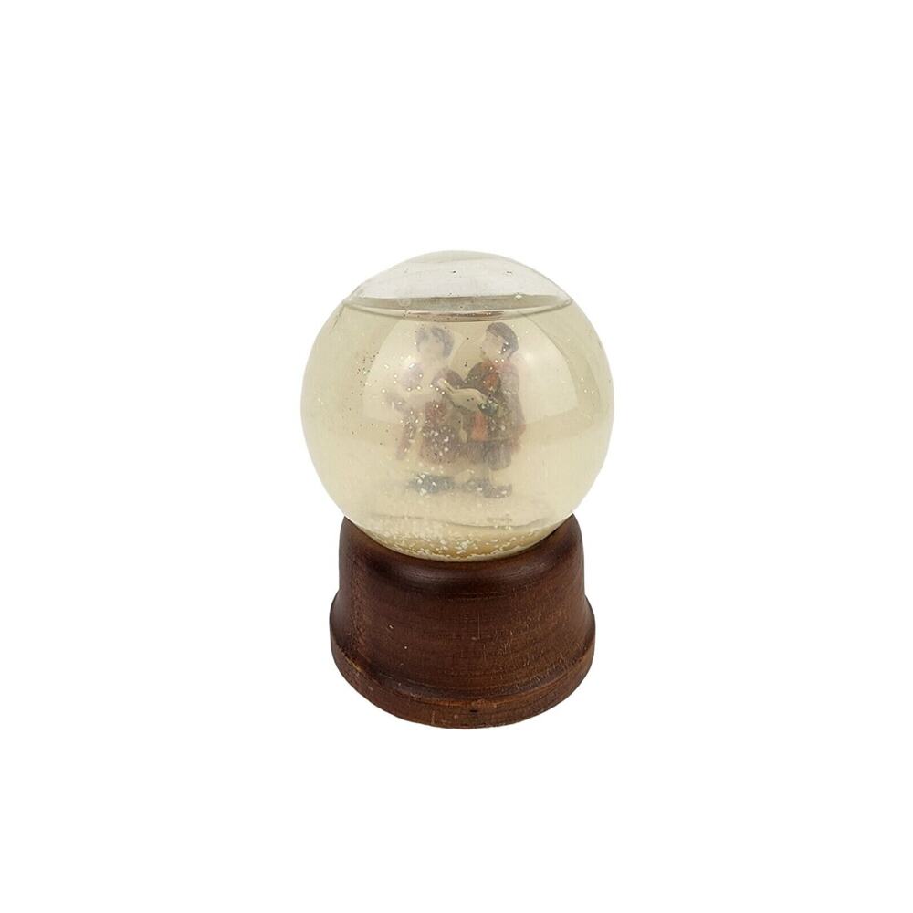 Vintage Summit Collection Musical Snow Globe Christmas Carolers